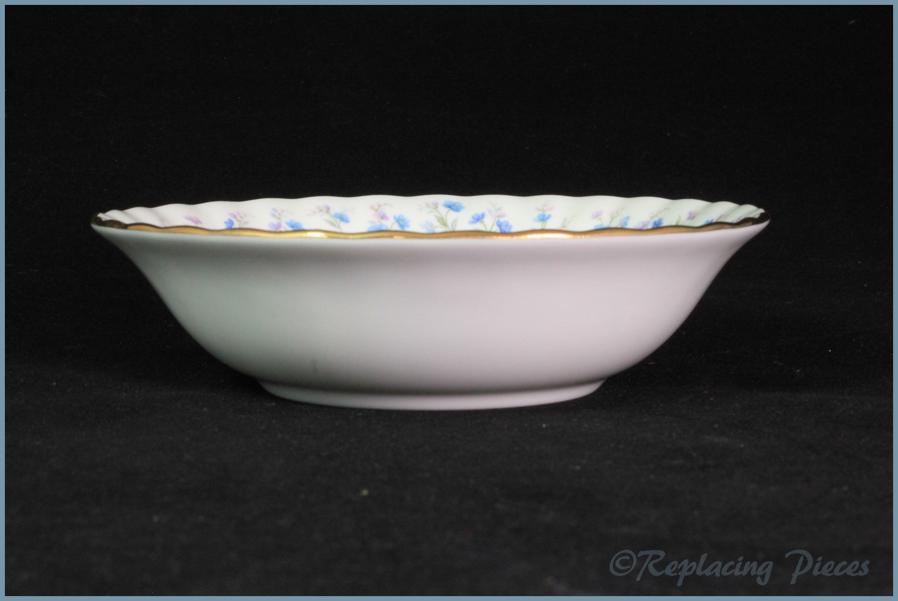 Royal Albert - Memory Lane - 5 3/8