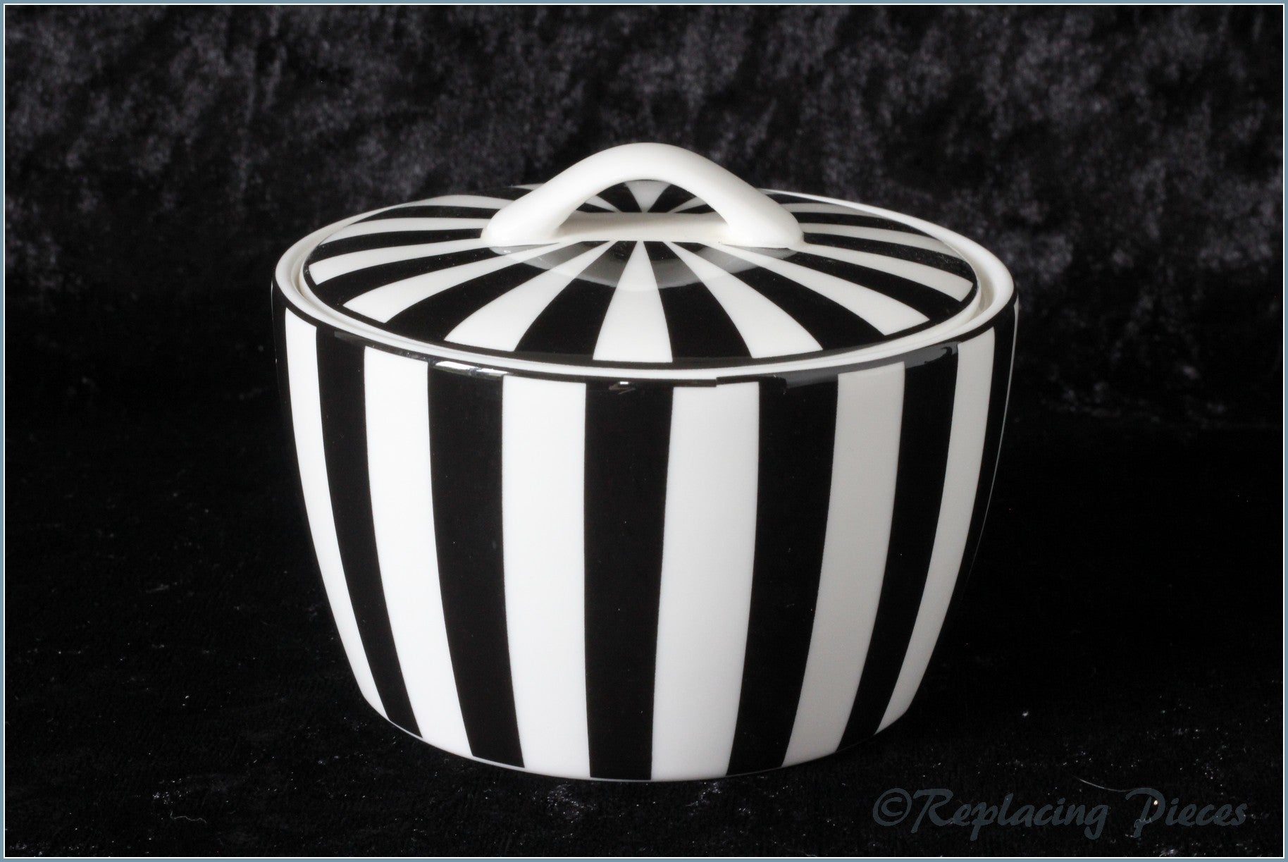 Marks & Spencer - Ruby - Lidded Sugar Bowl