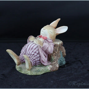 Villeroy & Boch - Foxwood Tales Figurines - No.11 Rue's Dad