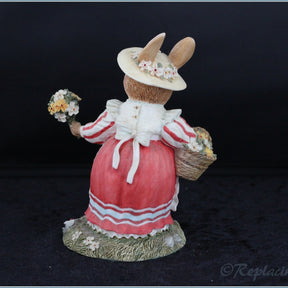 Villeroy & Boch - Foxwood Tales Figurines - No.12 Rue's Mom