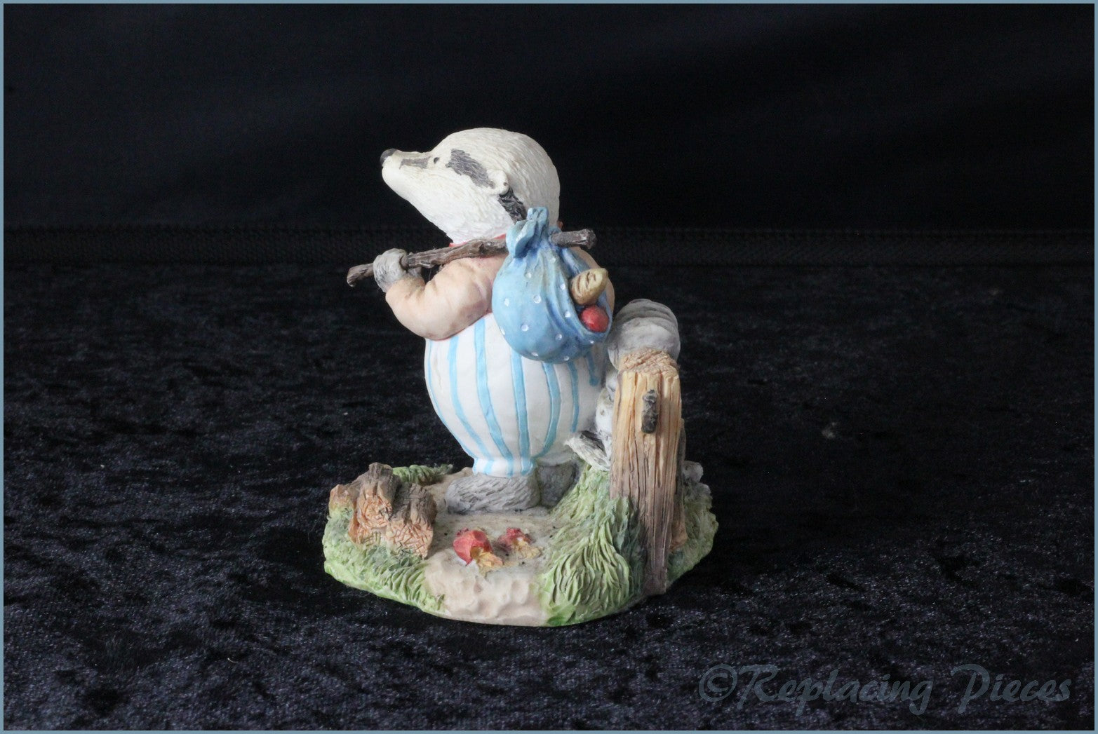 Villeroy & Boch - Foxwood Tales Figurines - No.3 Jeremy Badger