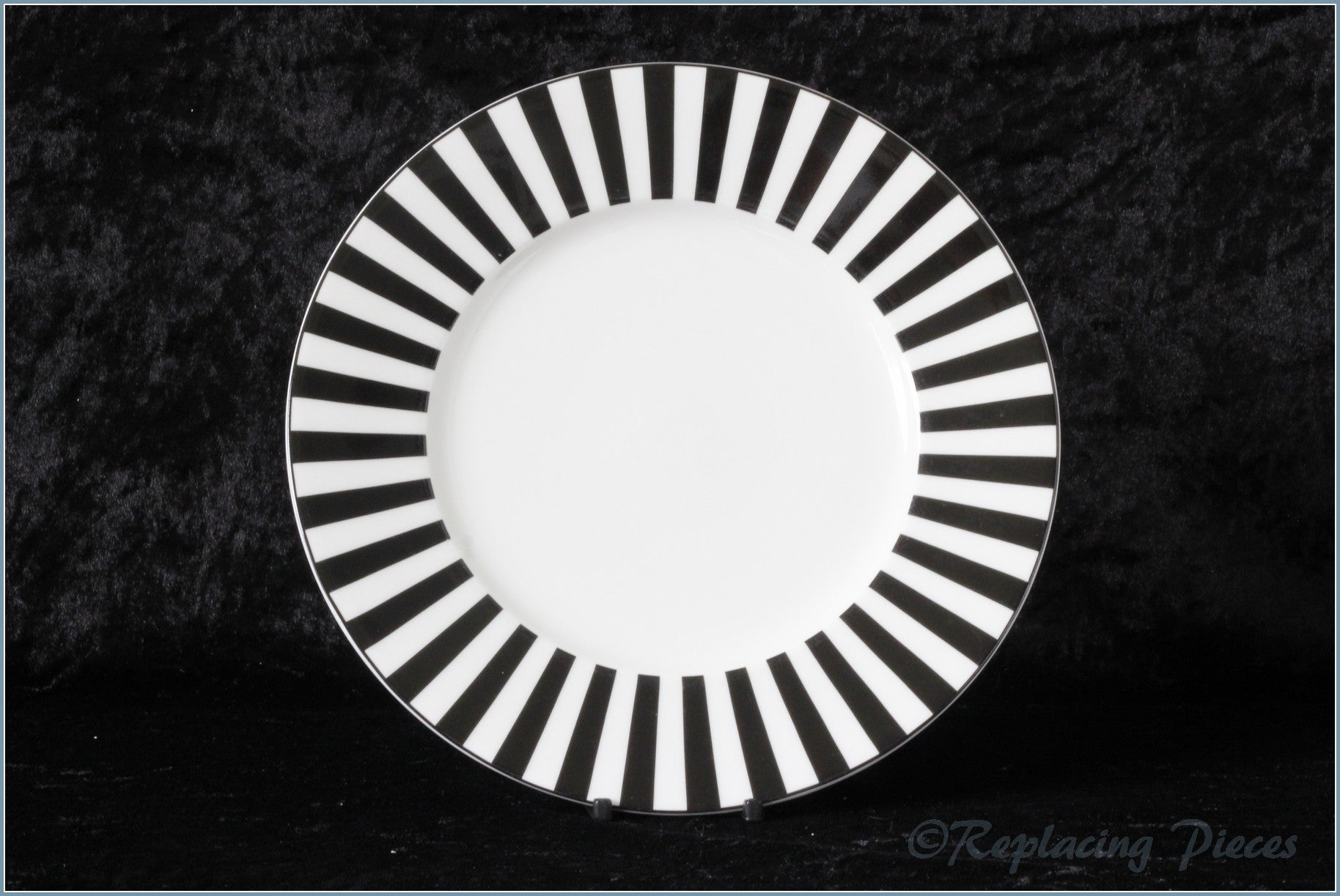 Marks & Spencer - Ruby - Dinner Plate