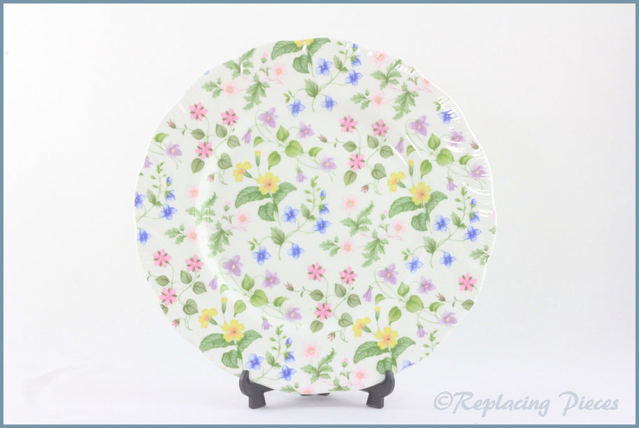 Queens - Country Meadow - Dinner Plate