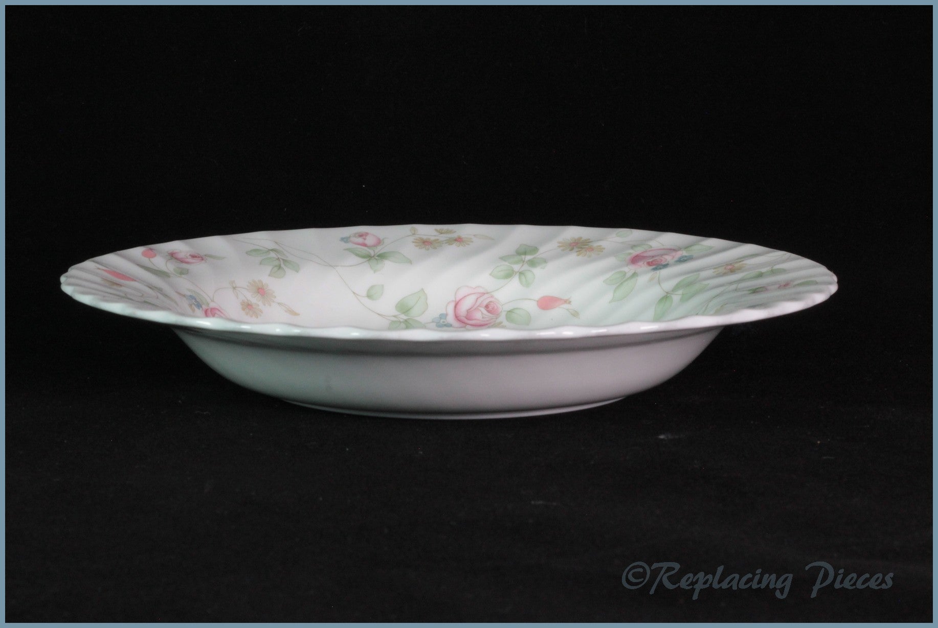 Wedgwood - Rosehip - 8 3/8
