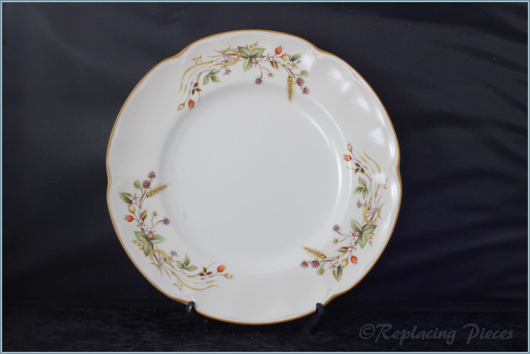 Marks & Spencer - Harvest - Scalloped Cake Plate