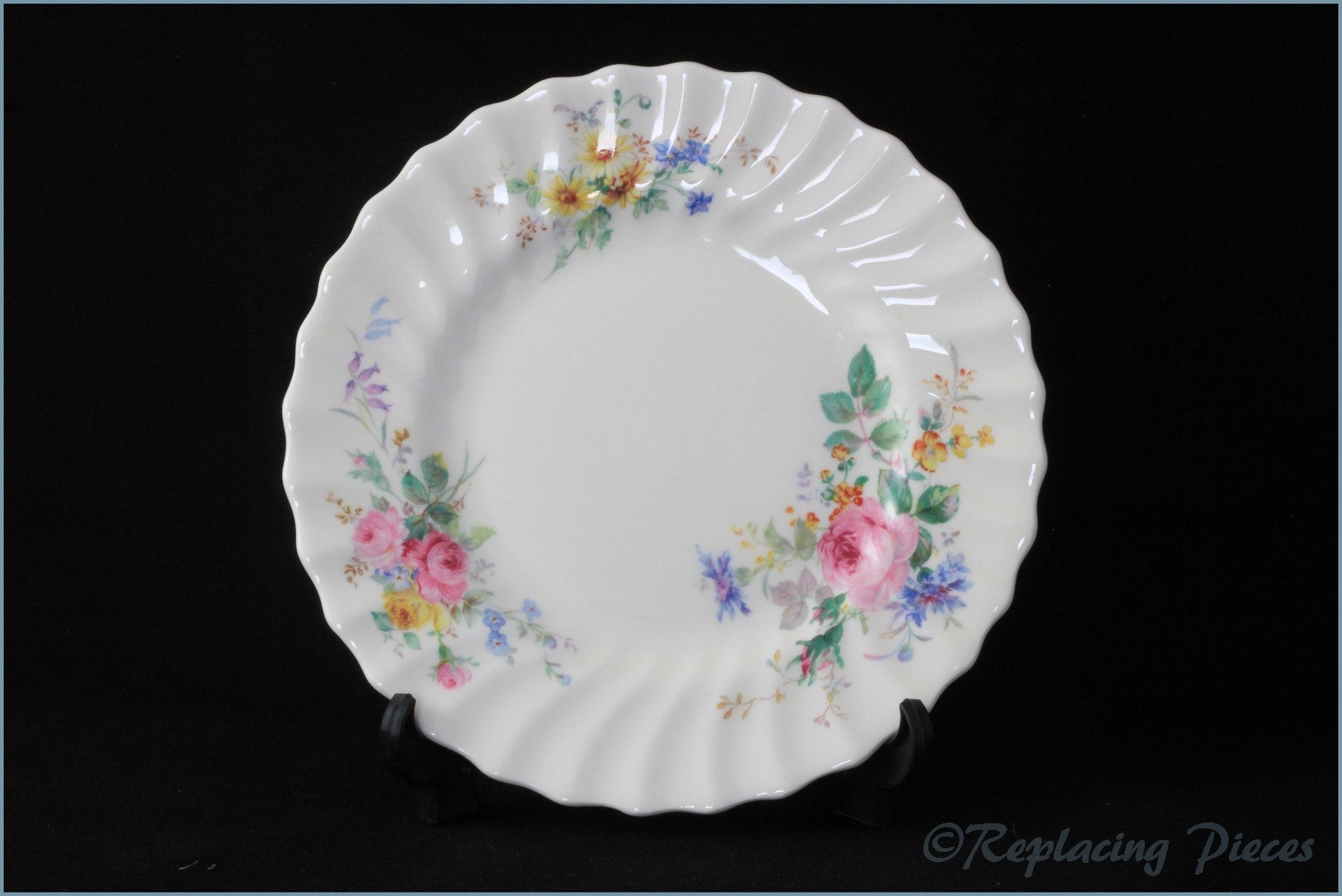 Royal Doulton - Arcadia (H4802) - 6 1/4