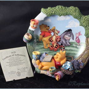 Bradford Exchange - Pooh's Sweet Dreams - Daydreams Sweet As Honey