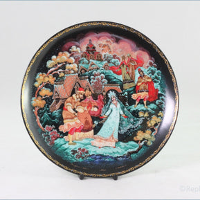 Bradford Exchange (Kholui Art Studios) - The Legend Of The Snow Maiden - The Snow Maiden And Her Parents (no.2)