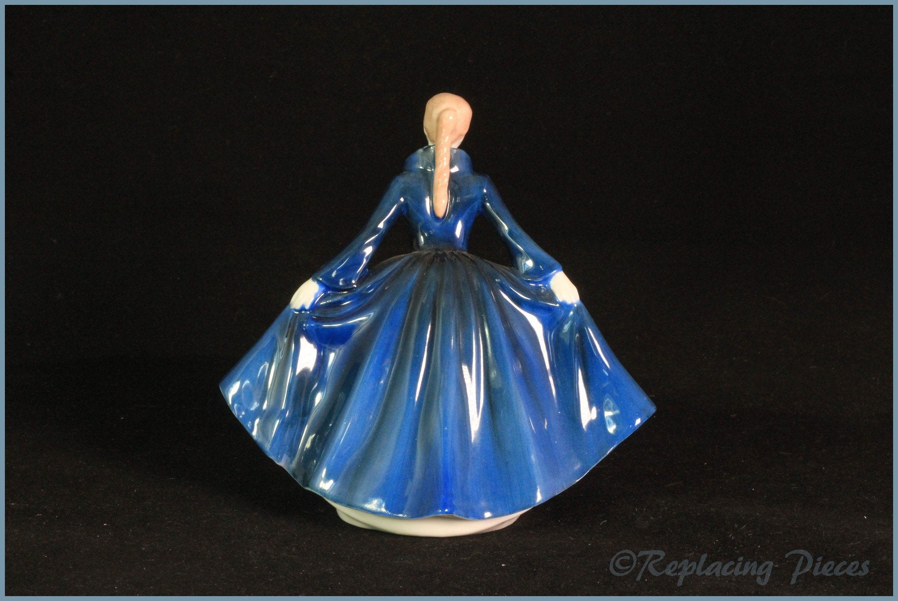 Coalport - Minuette Figurine - Dee